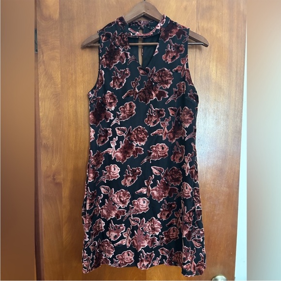 Adiva Dresses & Skirts - Adiva Black and Burgundy Velour Floral Mini Dress, Size Med